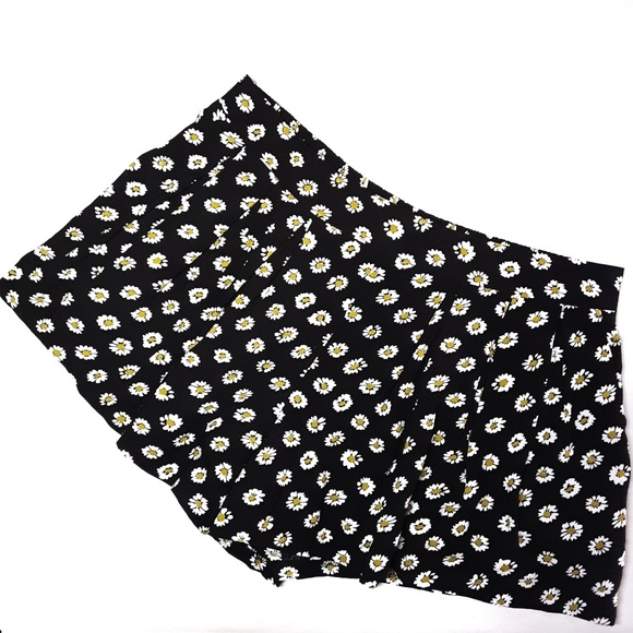 Swell Pants - Swell Daisy Shorts